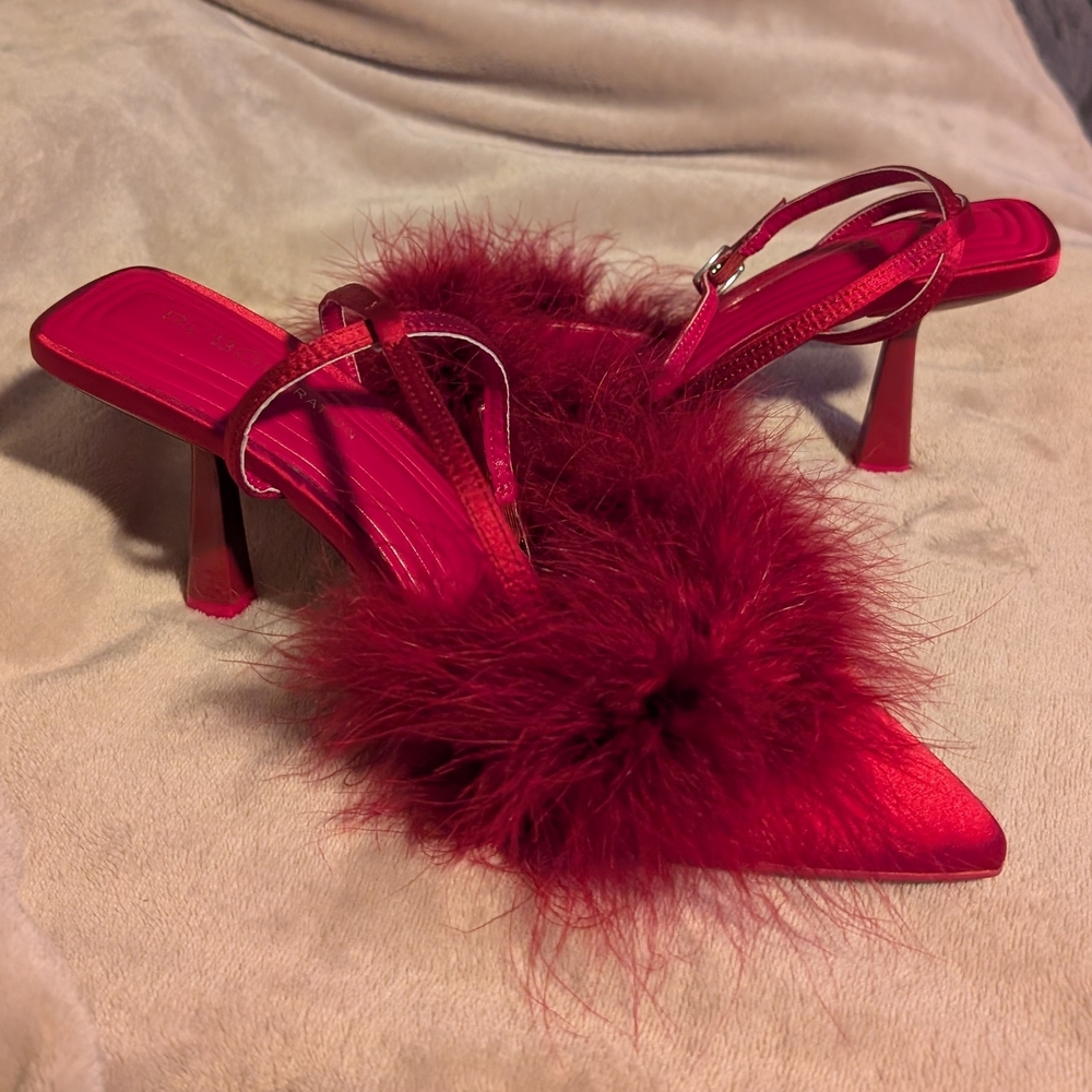 Bcbgeneration Raspberry Feathered Heels Iliana Pu… - image 1